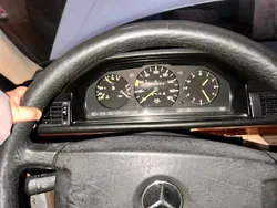 Weiß Gebraucht 1987 Mercedes 200 Limousine | 4.500 €