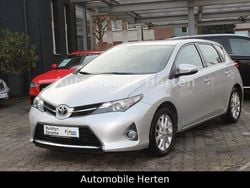 Silber Gebraucht 2014 Toyota Auris Life+ Limousine | 8.650 € (Guter Preis)