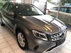 Grau Gebraucht 2019 Mercedes GLA250 SUV | 26.500 € (Fairer Preis)