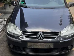 Schwarz Gebraucht 2004 VW Golf V Limousine | 2.000 € (Fairer Preis)