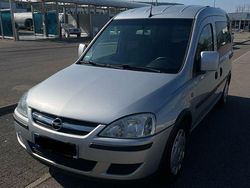 Silber Gebraucht 2006 Opel Combo Van / Kleinbus | 2.300 € (Fairer Preis)