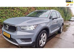 Grau Gebraucht 2020 Volvo XC40 Momentum SUV | 20.328 €