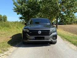 Grau Gebraucht 2018 VW Touareg R-line SUV | 35.500 € (Fairer Preis)