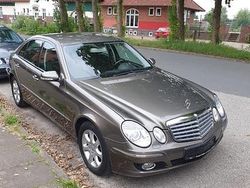 Grau Gebraucht 2007 Mercedes E220 Elegance Limousine | 6.990 €