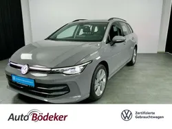 Mondsteingrau Gebraucht 2024 VW Golf VIII Style Kombi | 28.990 € (Fairer Preis)