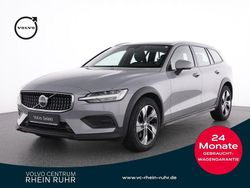 Grau vapour grey / metallic Gebraucht 2023 Volvo V60 CC Plus Kombi | 32.950 € (Guter Preis)