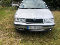 Silber Gebraucht 2000 Skoda Octavia Limousine | 1.200 € (Fairer Preis)