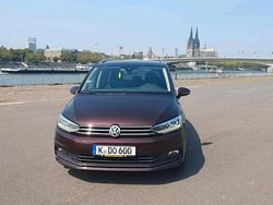 Rot Gebraucht 2018 VW Touran Van / Kleinbus | 16.900 € (Fairer Preis)