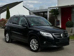 Deep black perleffekt Gebraucht 2010 VW Tiguan Team SUV | 7.900 € (Fairer Preis)