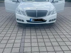 Weiß Gebraucht 2009 Mercedes E200 Elegance Limousine | 8.999 € (Teuer)