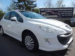 Weiß Gebraucht 2010 Peugeot 308 Tendance Limousine | 4.900 € (Etwas zu teuer)