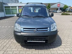 Grau Gebraucht 2009 Citroën Berlingo Van / Kleinbus | 2.950 € (Fairer Preis)