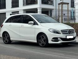 Weiß Gebraucht 2016 Mercedes B200 Van / Kleinbus | 8.350 €