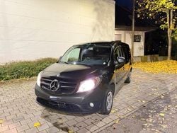 Schwarz Gebraucht 2020 Mercedes Citan 111 Van / Kleinbus | 13.990 € (Fairer Preis)