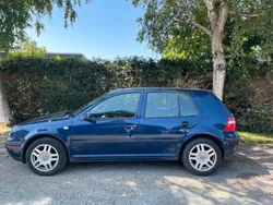 Blau Gebraucht 2002 VW Golf IV Kleinwagen | 1.500 € (Guter Preis)