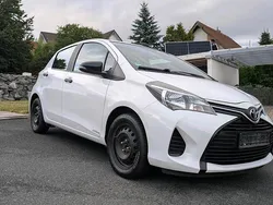 Weiß Gebraucht 2016 Toyota Yaris Kleinwagen | 10.500 € (Etwas zu teuer)