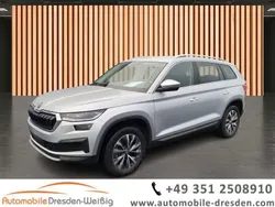 Silber brilliantsilber metallic (metallic) Gebraucht 2024 Skoda Kodiaq Style SUV | 34.980 € (Superpreis)