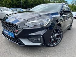 Obsidianschwarz metallic Gebraucht 2022 Ford Focus ST Limousine | 29.400 € (Guter Preis)