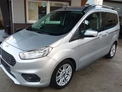 Silber Gebraucht 2019 Ford Tourneo Courier Titanium Van / Kleinbus | 14.499 € (Fairer Preis)
