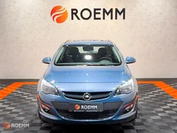Blau Gebraucht 2015 Opel Astra Exklusiv Kombi | 9.985 € (Guter Preis)