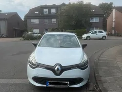 Weiß Gebraucht 2014 Renault Clio IV Kleinwagen | 5.700 €
