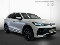 Oryxweiß perlmutteffekt Gebraucht 2024 VW Tiguan R-line SUV | 46.980 € (Teuer)