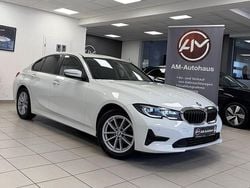 Weiß Gebraucht 2022 BMW 318 Advantage Limousine | 29.499 € (Guter Preis)