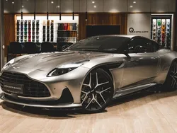 Silber Gebraucht 2023 Aston Martin DB12 | 198.900 €