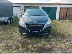 Grau Gebraucht 2014 Peugeot 208 Active Kleinwagen | 4.480 € (Guter Preis)
