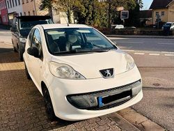 Weiß Gebraucht 2007 Peugeot 107 Kleinwagen | 2.600 € (Teuer)