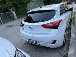 Weiß Gebraucht 2015 Hyundai i30 Style Limousine | 9.500 € (Fairer Preis)