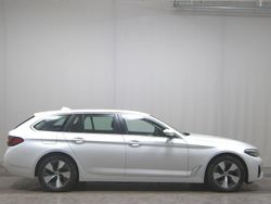 Weiss Gebraucht 2021 BMW 520 Sport Line Kombi | 23.780 €