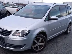 Silber Gebraucht 2010 VW Touran Freestyle Van / Kleinbus | 2.500 € (Etwas zu teuer)