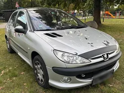 Silber Gebraucht 2004 Peugeot 206 Kleinwagen | 600 € (Guter Preis)