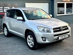 Silber Gebraucht 2009 Toyota RAV4 Life SUV | 10.499 € (Etwas zu teuer)