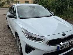 Weiß Gebraucht 2020 Kia Ceed Edition 7 Limousine | 13.490 € (Fairer Preis)