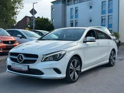 Weiß Gebraucht 2017 Mercedes CLA180 Shooting Brake Kombi | 18.900 € (Fairer Preis)