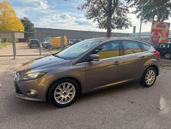 Braun Gebraucht 2011 Ford Focus Titanium Limousine | 3.900 € (Guter Preis)