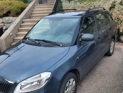 Grau Gebraucht 2010 Skoda Fabia Kombi | 2.600 €