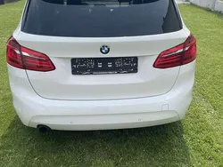 Weiß Gebraucht 2015 BMW 218 Van / Kleinbus | 11.700 € (Fairer Preis)