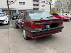 Rot Gebraucht 1989 Renault R25 Limousine | 5.500 €