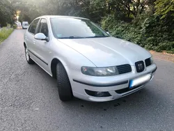 Silber Gebraucht 2004 Seat Leon Limousine | 1.450 €