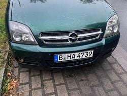 Grün Gebraucht 2005 Opel Vectra Edition Limousine | 1.750 € (Guter Preis)