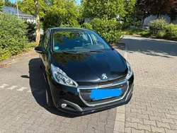 Schwarz Gebraucht 2017 Peugeot 208 Active Kleinwagen | 8.200 € (Fairer Preis)