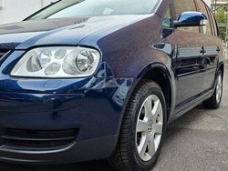 Blau Gebraucht 2006 VW Touran Van / Kleinbus | 5.490 €