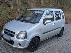 Silber Gebraucht 2005 Opel Agila Kombi | 2.000 € (Fairer Preis)