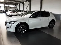 Weiß Gebraucht 2022 Peugeot 208 GT Kleinwagen | 17.990 € (Fairer Preis)