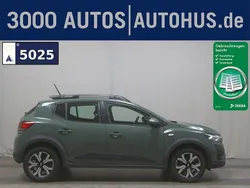 Grün Gebraucht 2023 Dacia Sandero Expression Kleinwagen | 14.280 € (Fairer Preis)