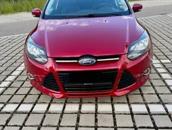 Rot Gebraucht 2013 Ford Focus Kombi | 4.800 € (Superpreis)