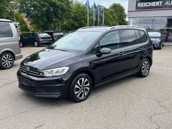 Schwarz Gebraucht 2022 VW Touran Active Van / Kleinbus | 29.870 € (Fairer Preis)
